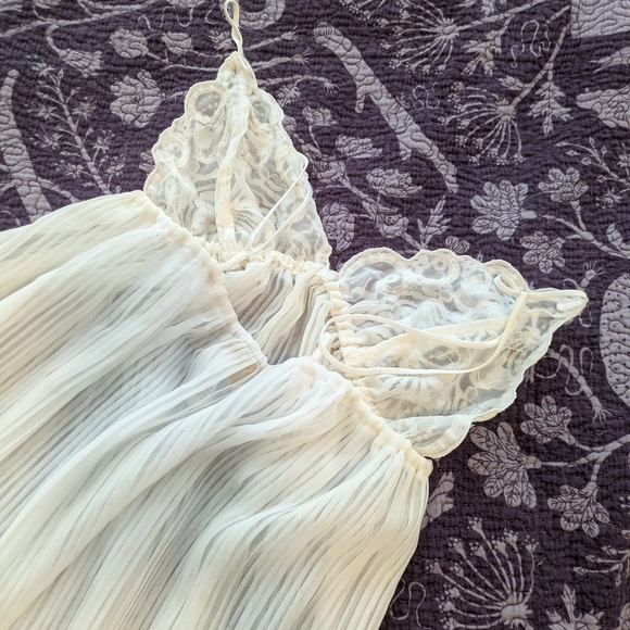 Victoria's Secret White Sheer Nightgown - Picture 6 of 7